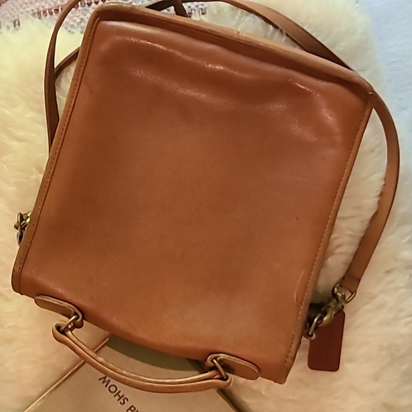 Vintage Coach tan leather Made in USA handbag with hang tag and serial number - Picture 6 of 10